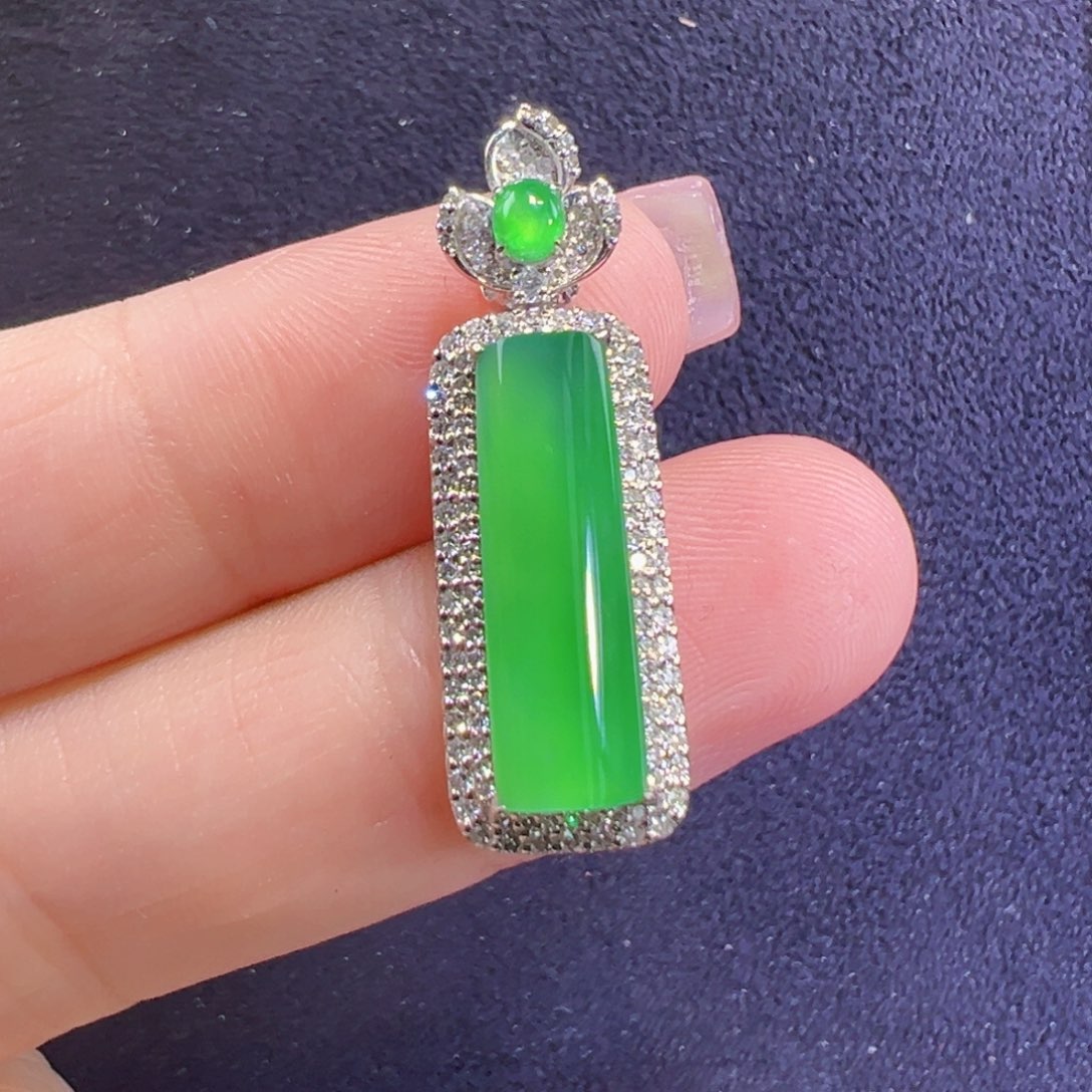 翡翠18K金镶嵌吊坠(不含链)吊坠