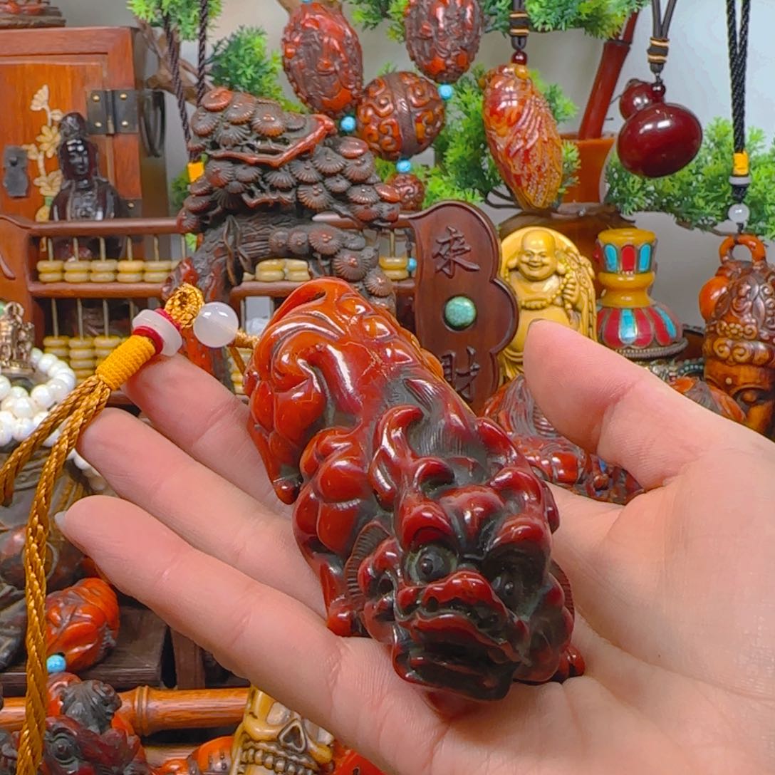 琥珀裸石未镶嵌手把