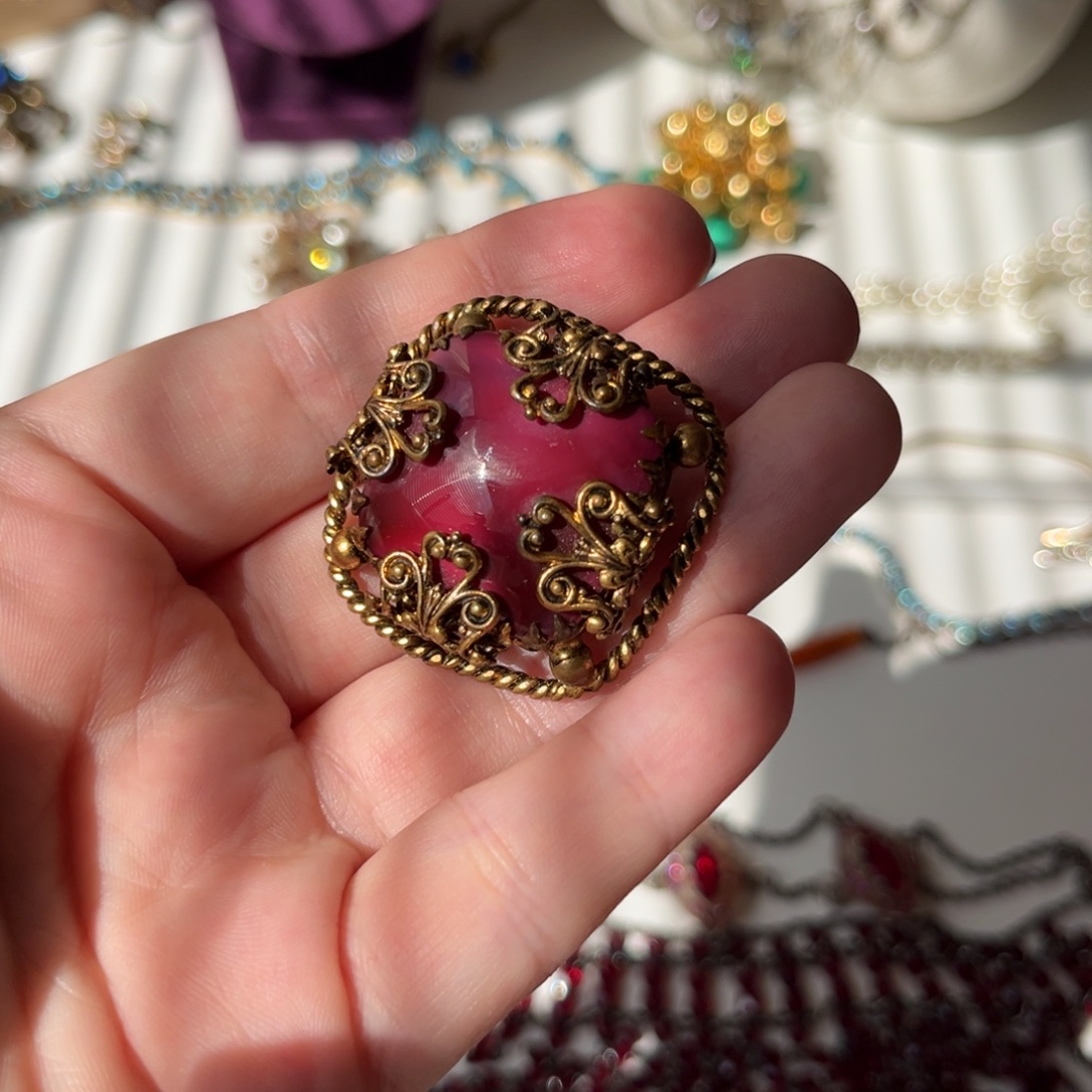 大理石铁合金打标铜掐丝树脂胸针