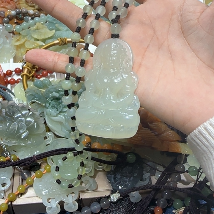 蛇纹石玉吊坠未镶嵌
