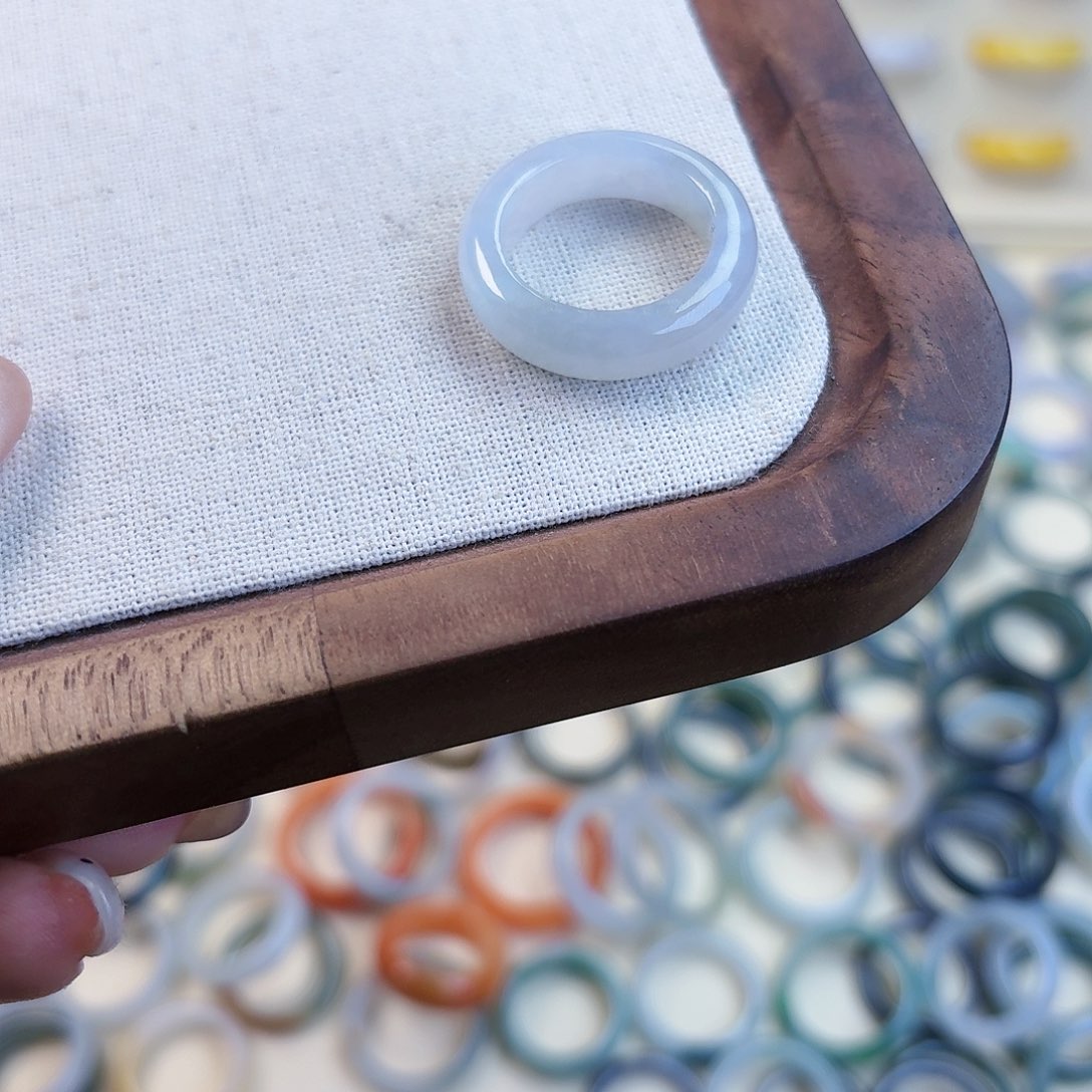 翡翠未镶嵌戒指15 号港 15 福利