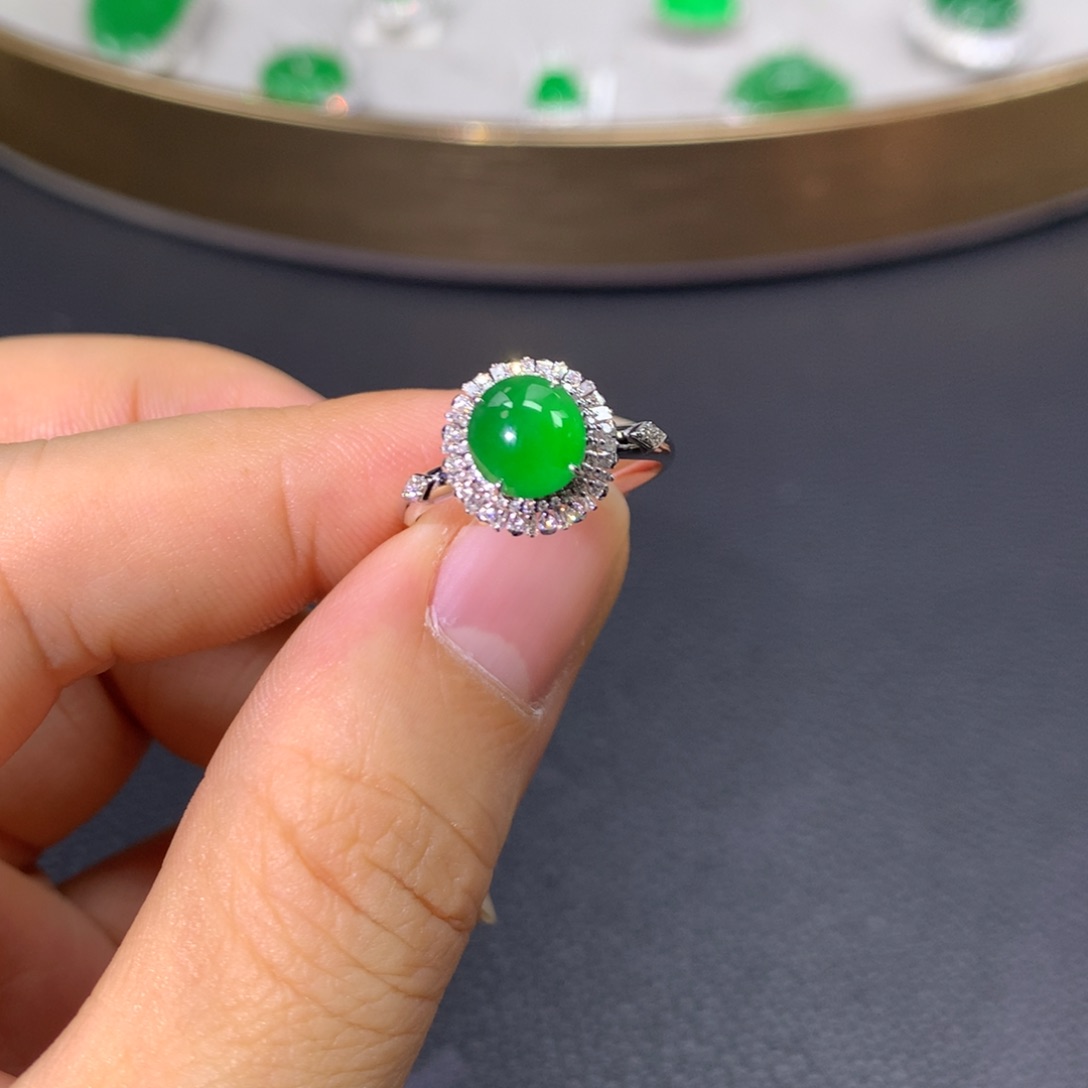 翡翠戒指18K金镶嵌翡翠