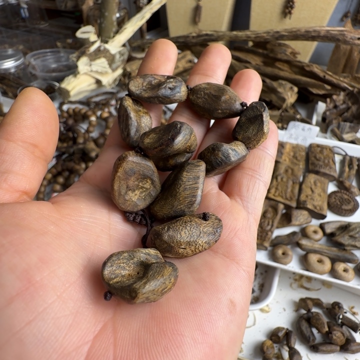 七***康沉香沉香碎屑奇楠沉香树丁17.7克重一条