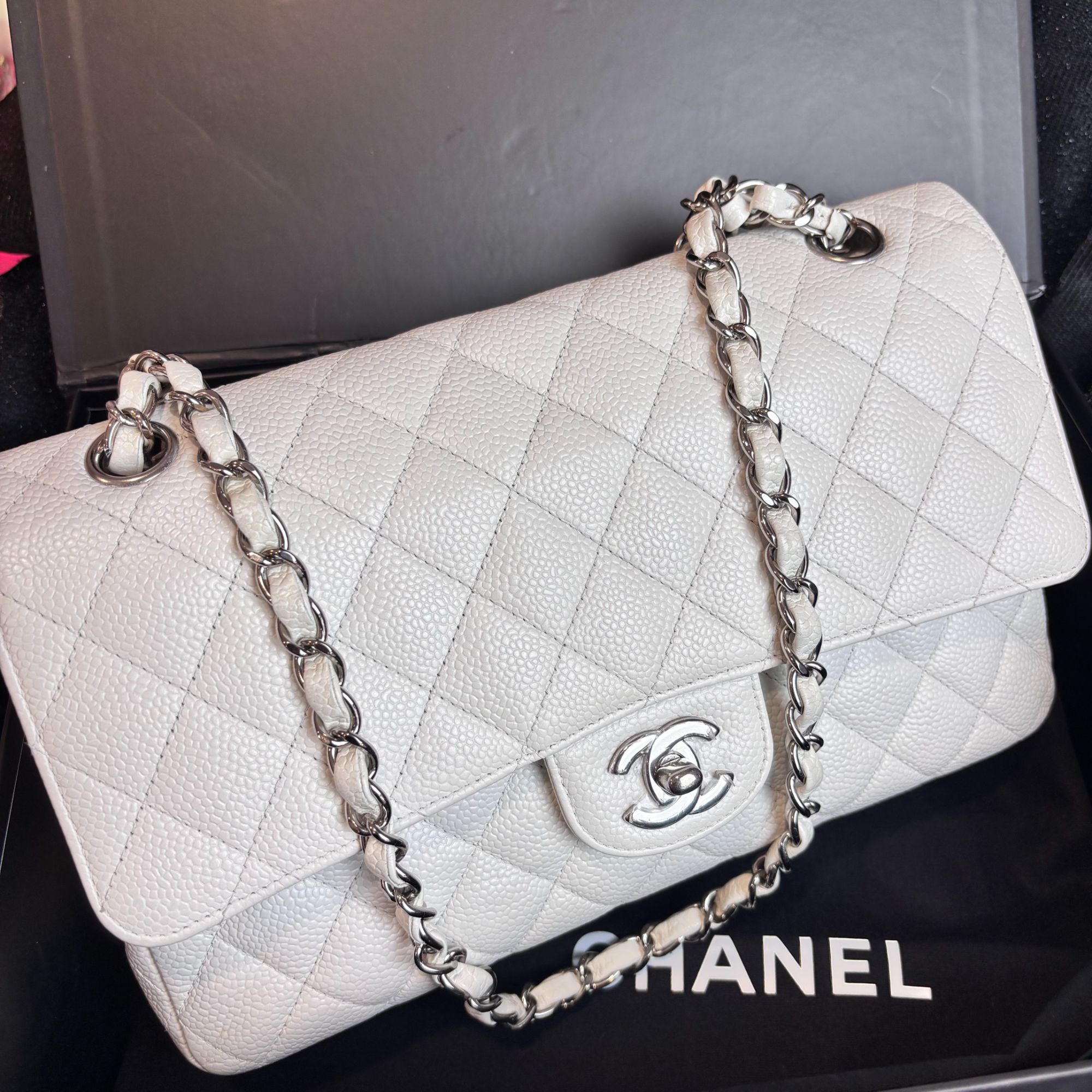 95新 Chanel/香奈儿 多多奢品/香奈儿荔枝纹白色银扣cf中号/98新
