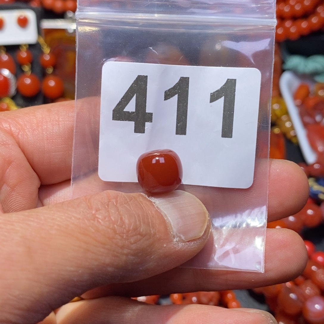 南红玛瑙单珠未镶嵌鞍****多