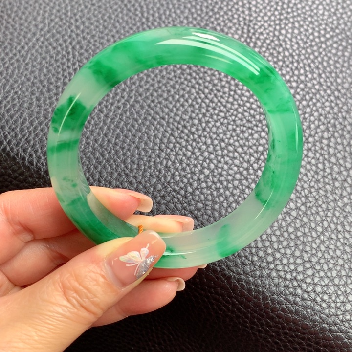 石英质玉未镶嵌手镯