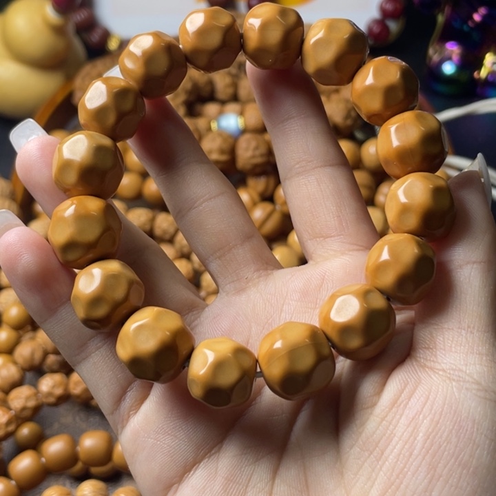 猴头核桃手串大奶酪