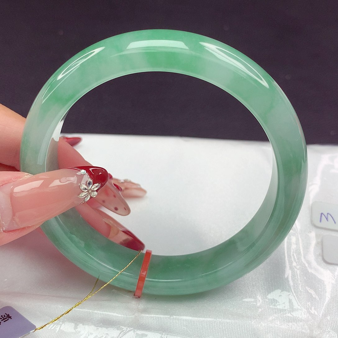 翡翠手镯未镶嵌59圈821