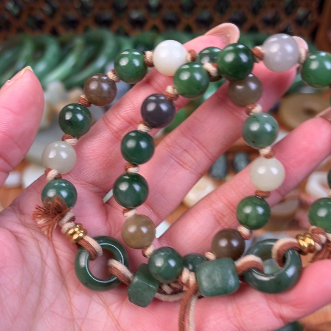 和田玉（糖玉）未镶嵌颈饰