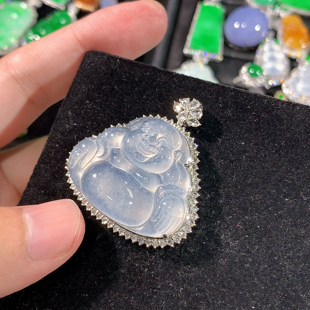 翡翠18K金镶嵌颈饰