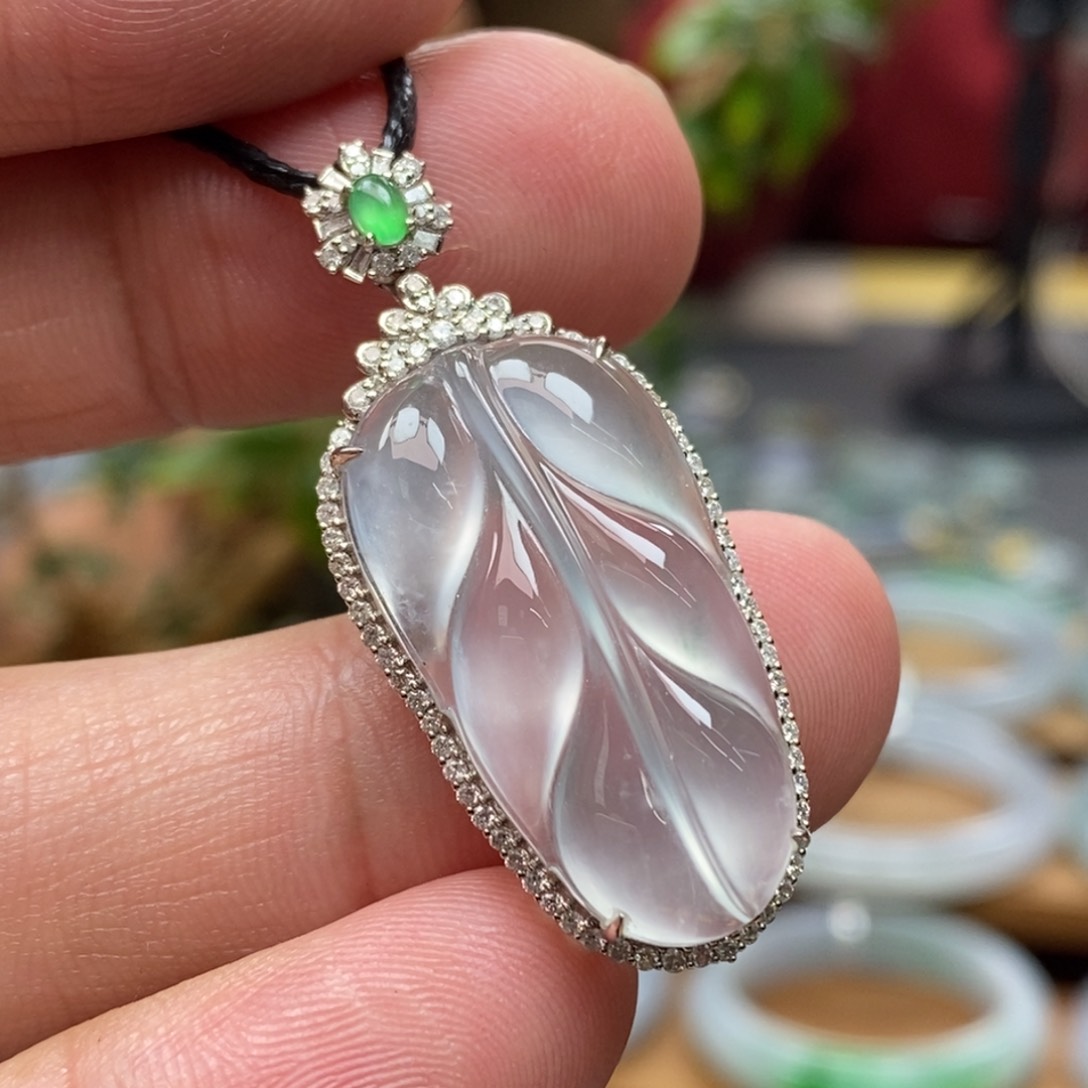 翡翠颈饰18K金镶嵌挂件