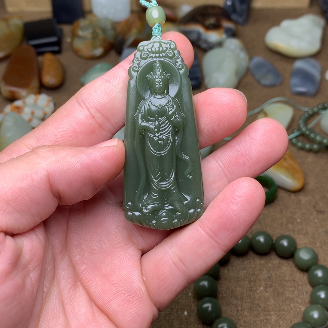 龙***渊和田玉未镶嵌颈饰