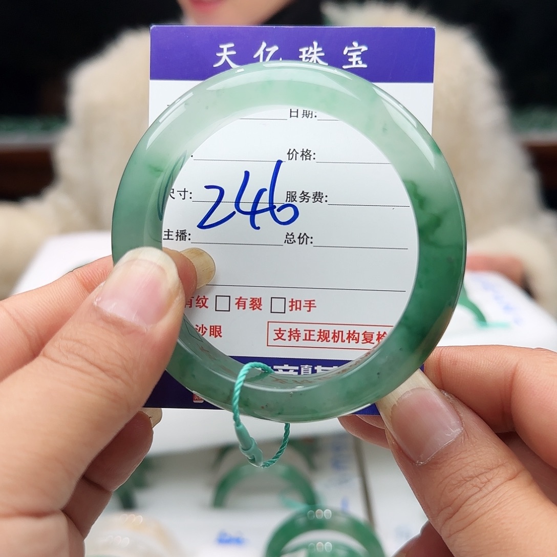 石英质玉未镶嵌多样性发其一