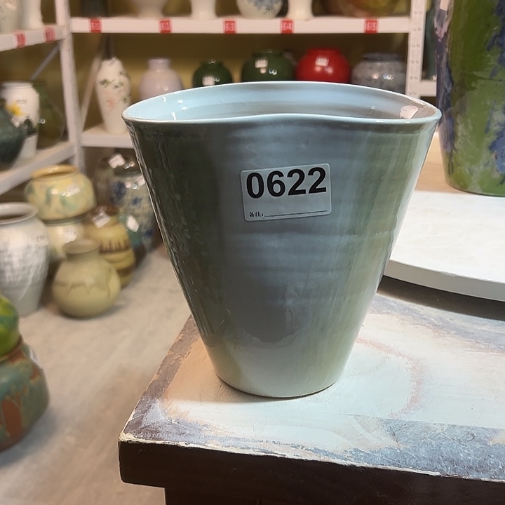 白泥花瓶高18口18口12。622