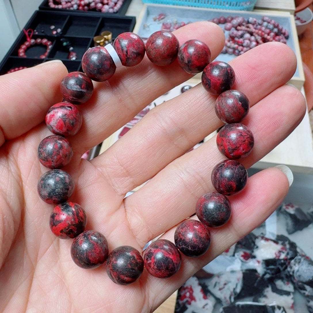 天然辰砂原石卡11➕//37克