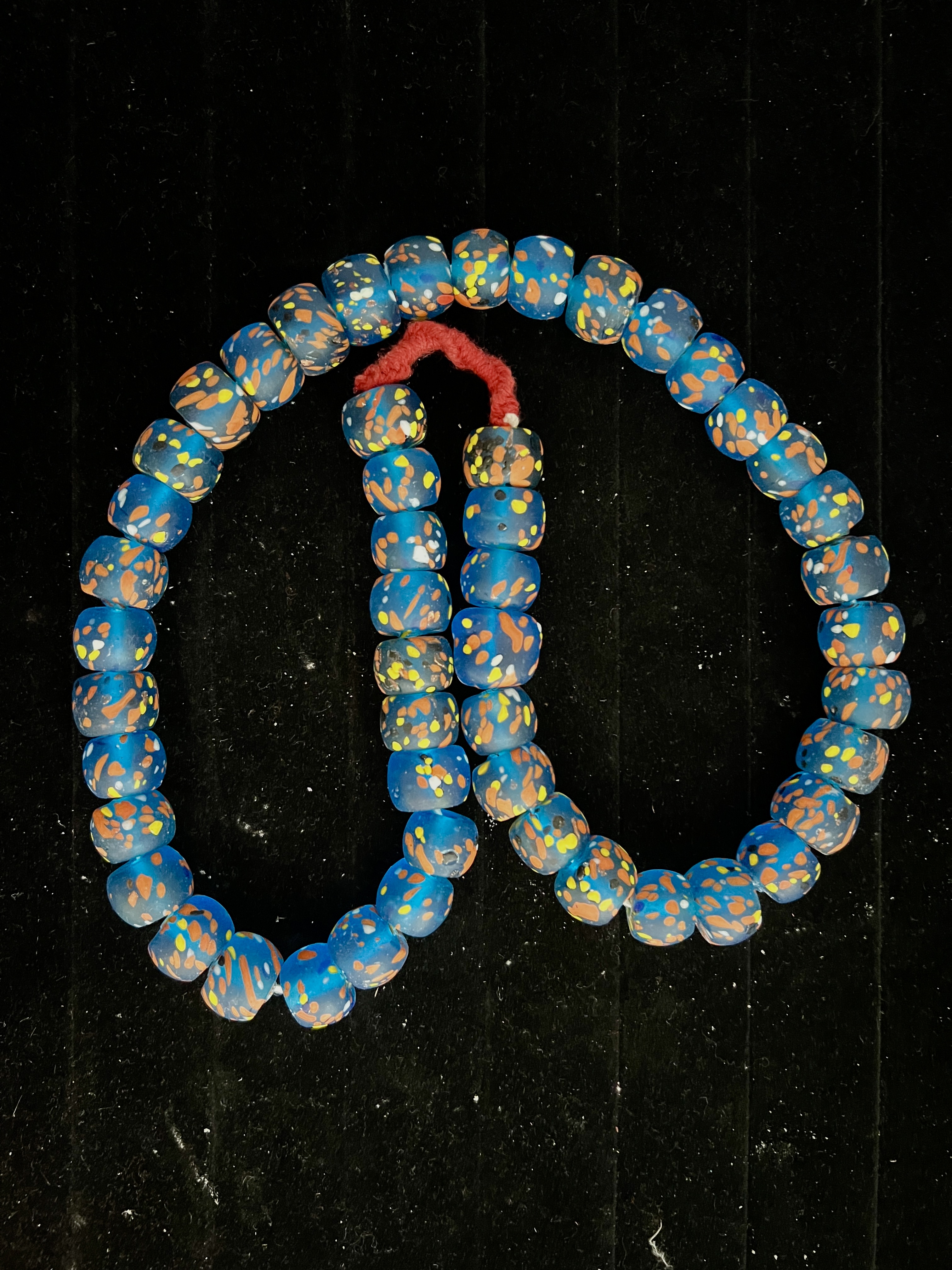 透蓝色点彩琉璃珠