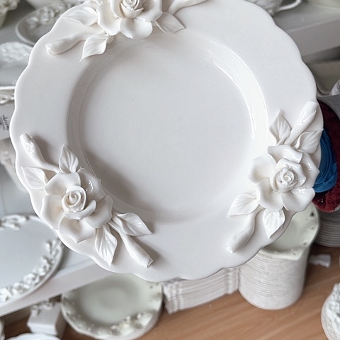 白瓷渝*三朵花捏花盘子微瑕