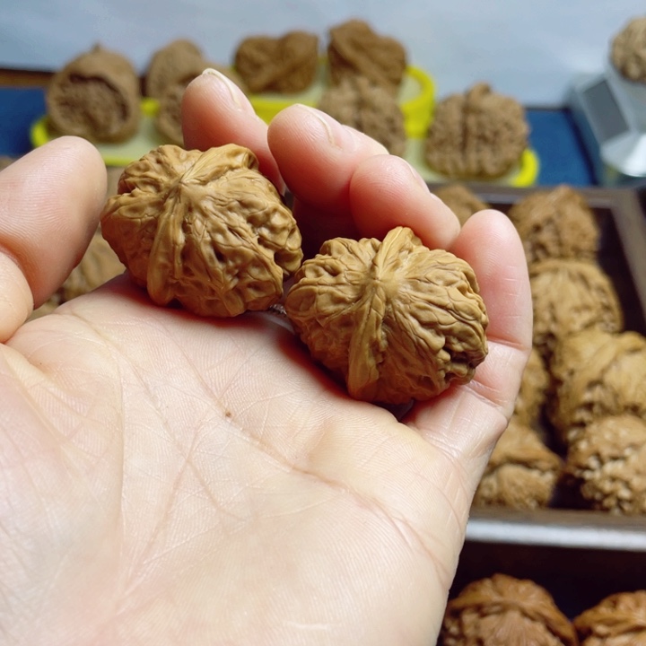 文玩核桃把件闷头沟元宝