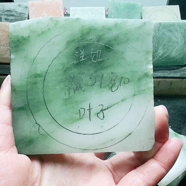 洋***姐定制石英质玉（天山翠）