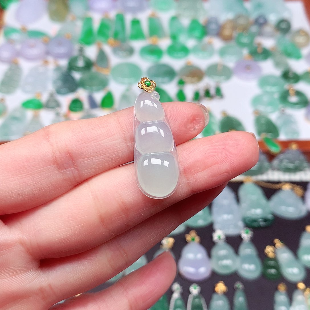 翡翠颈饰18K金镶嵌天然翡翠A货