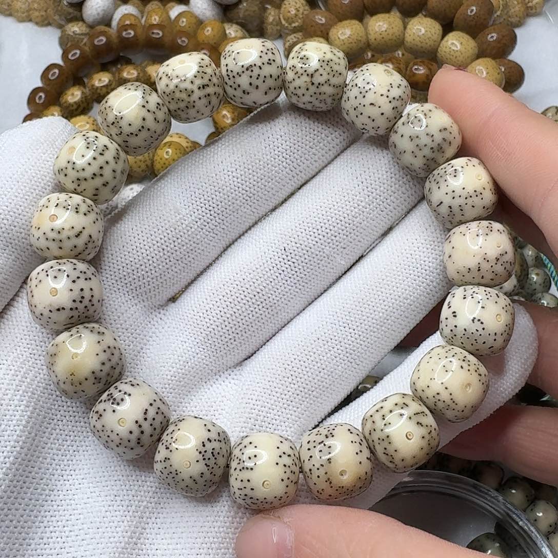星月菩提手串13x12石玉骨瓷白一线天小细星