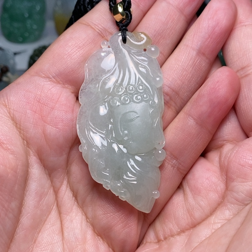 【闪购商品】翡翠未镶嵌颈饰和*下。