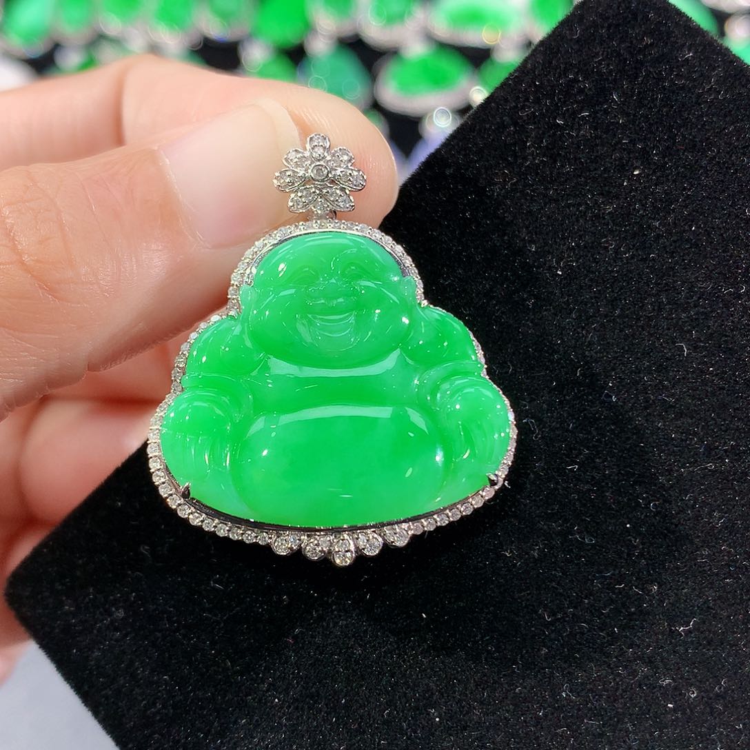 翡翠18K金镶嵌颈饰