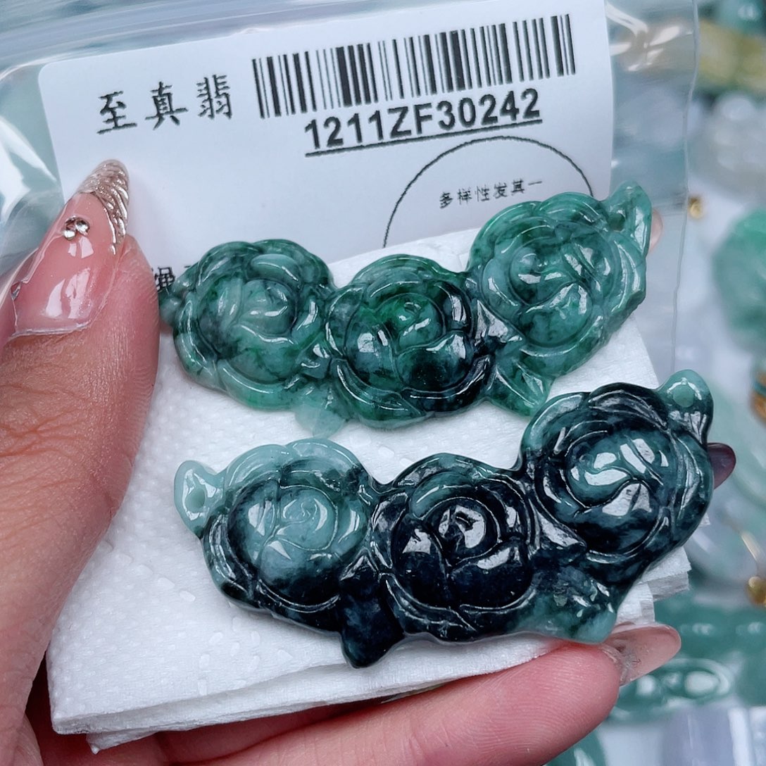 翡翠未镶嵌吊坠(不含链)