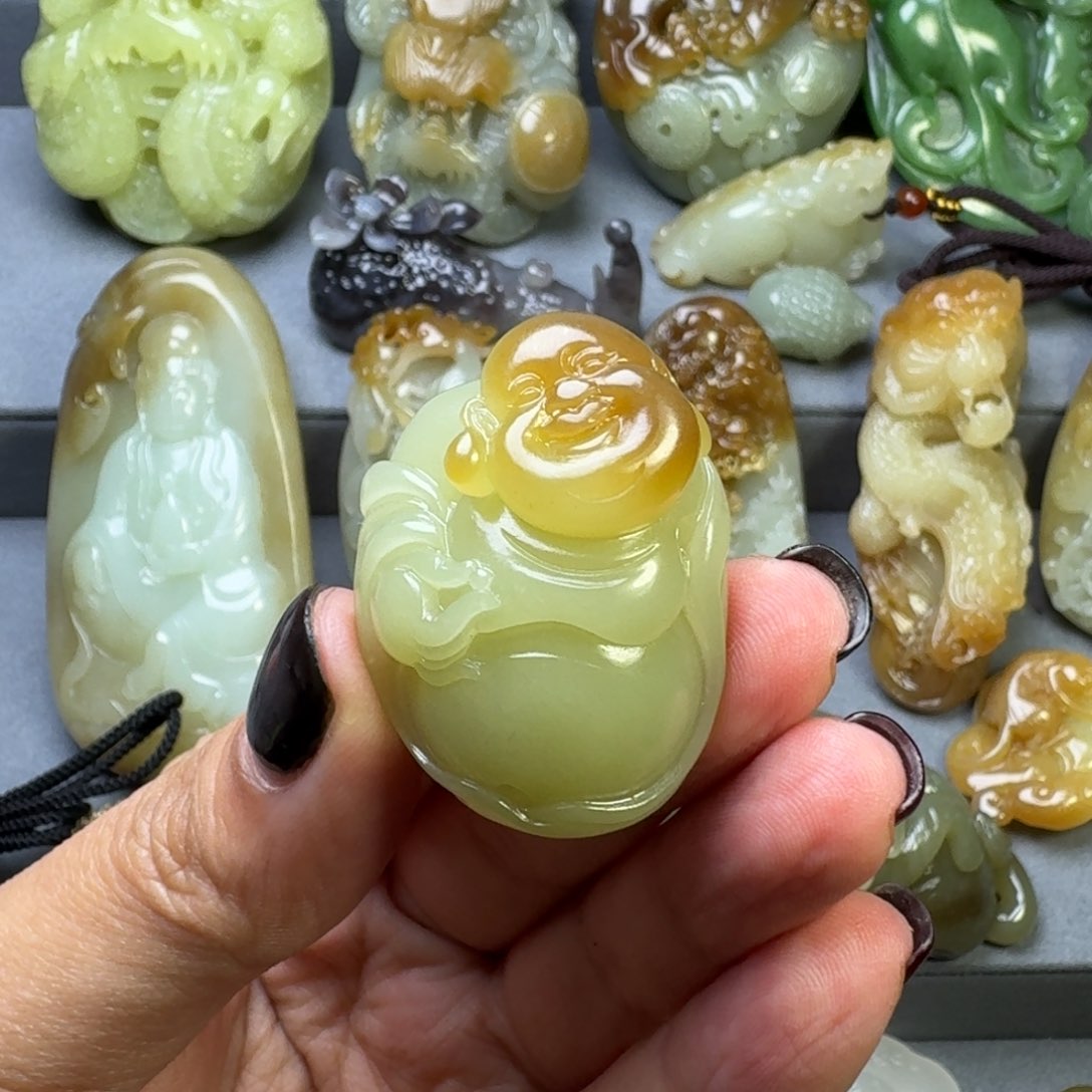 和田玉颈饰未镶嵌