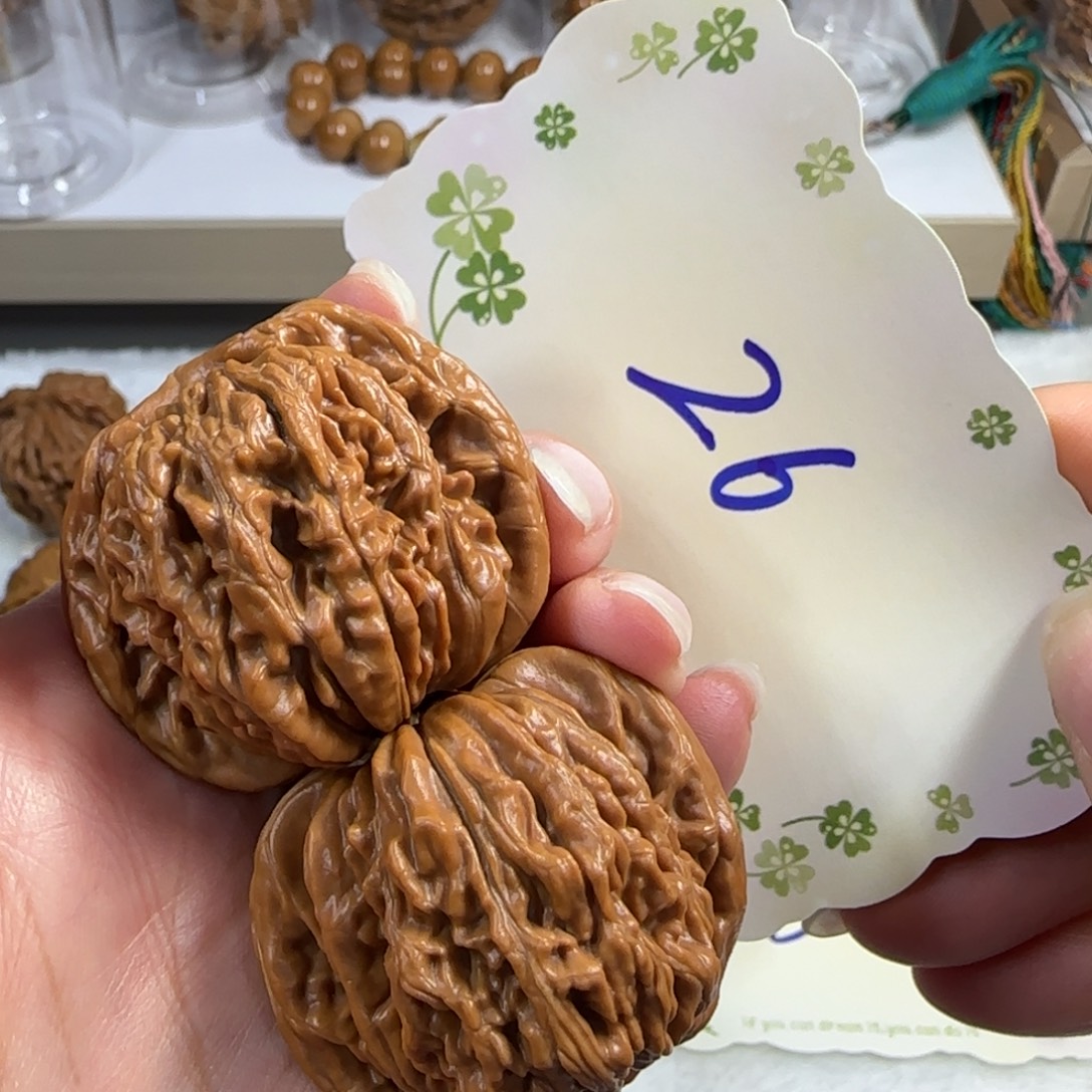 奥***牛文玩核桃吊坠26号四座楼4.1