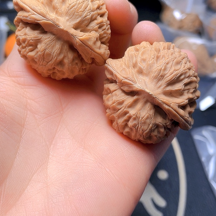 文玩核桃吊坠宫灯狮子头