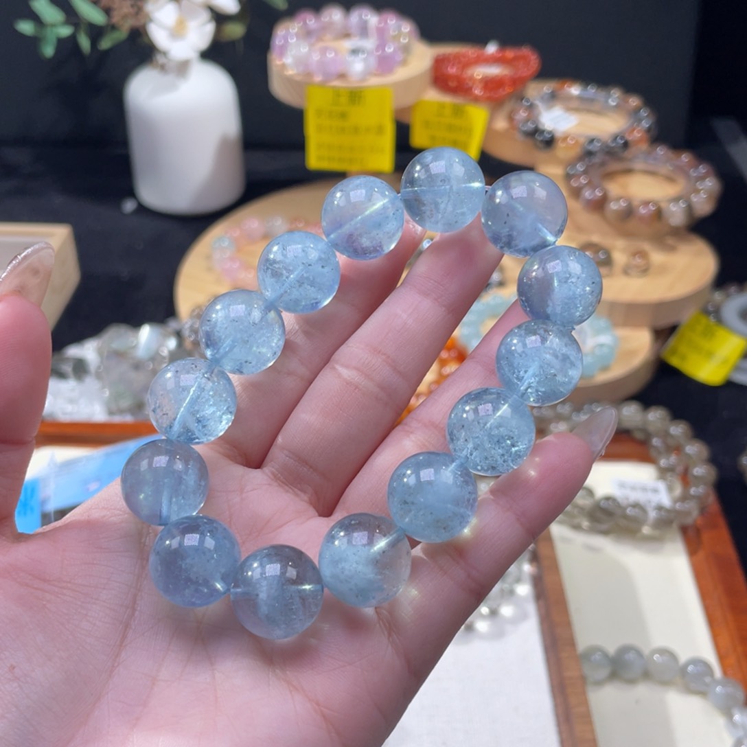 海蓝宝石手串未镶嵌满****红