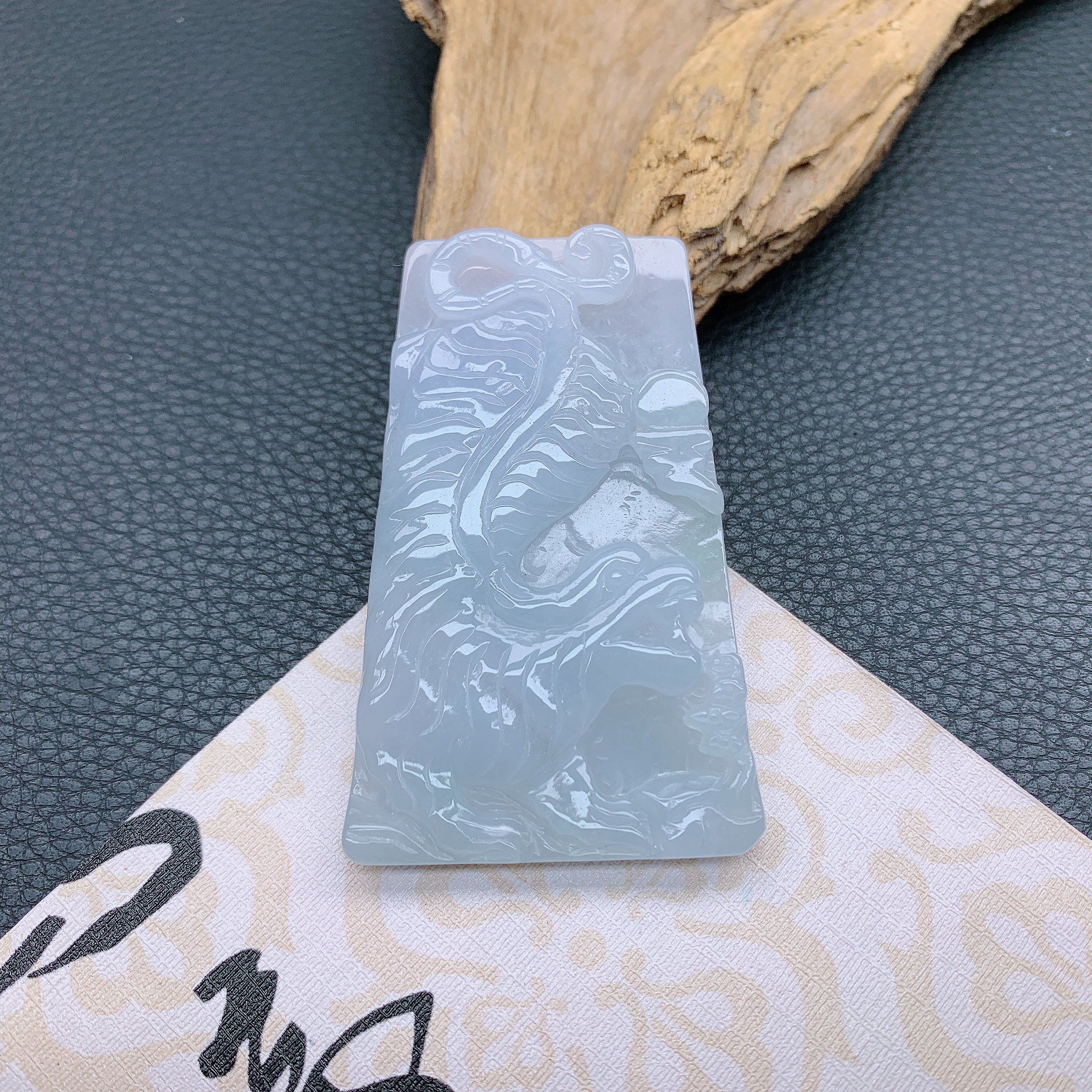 014~天然翡翠A货冰润精雕虎虎生威吊坠气质高贵精美生肖虎挂件