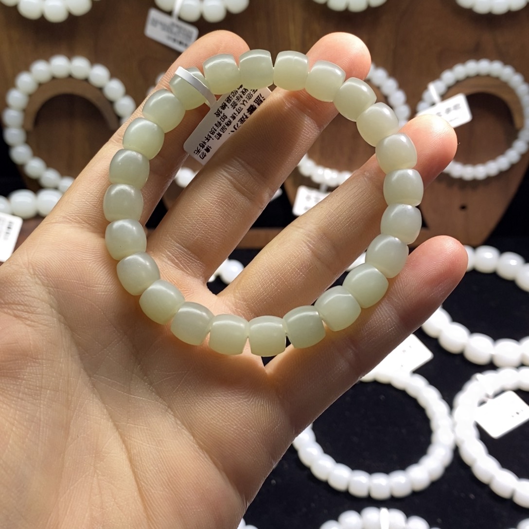 手链未镶嵌和田玉且末近矿青白玉8*9直切