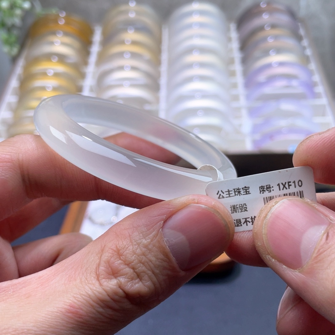 玛瑙/玉髓手镯未镶嵌祈*.53.7*10*7.6