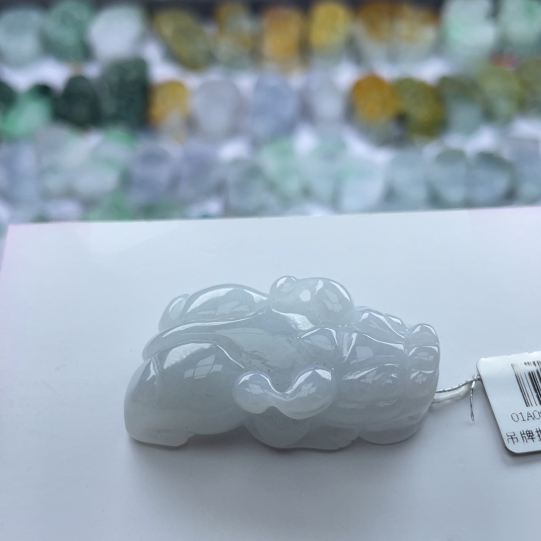 翡翠颈饰未镶嵌貔貅