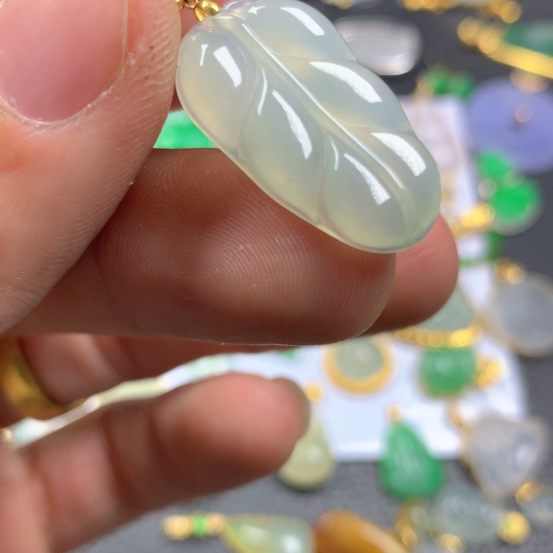 【闪购商品】翡翠颈饰18K金镶嵌翡翠