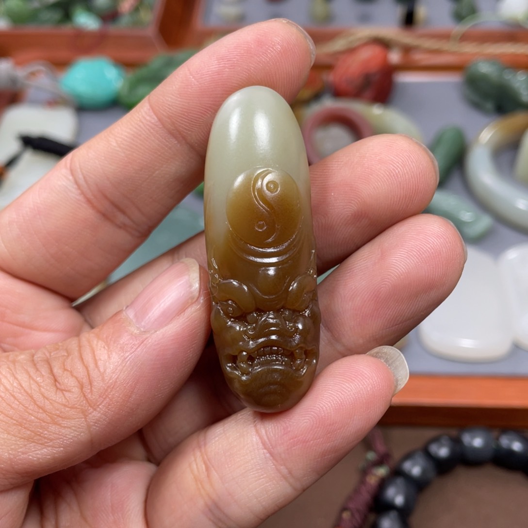 和田玉颈饰未镶嵌