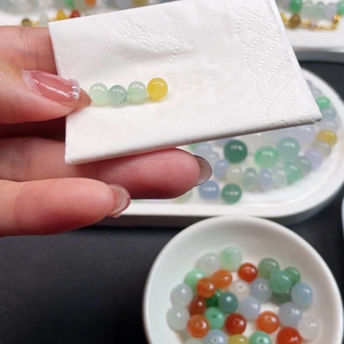 【闪购商品】翡翠手链未镶嵌碳***?多样性发货之一