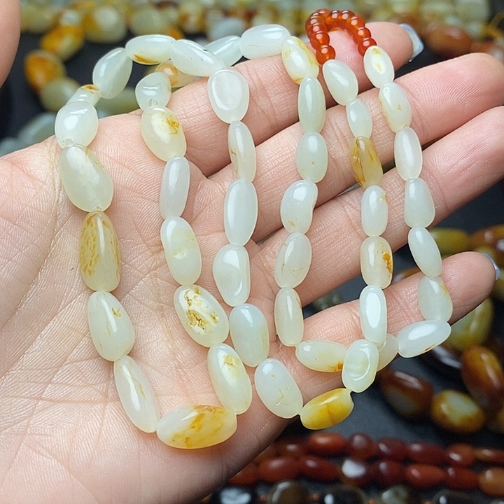 文***刀和田玉未镶嵌手链