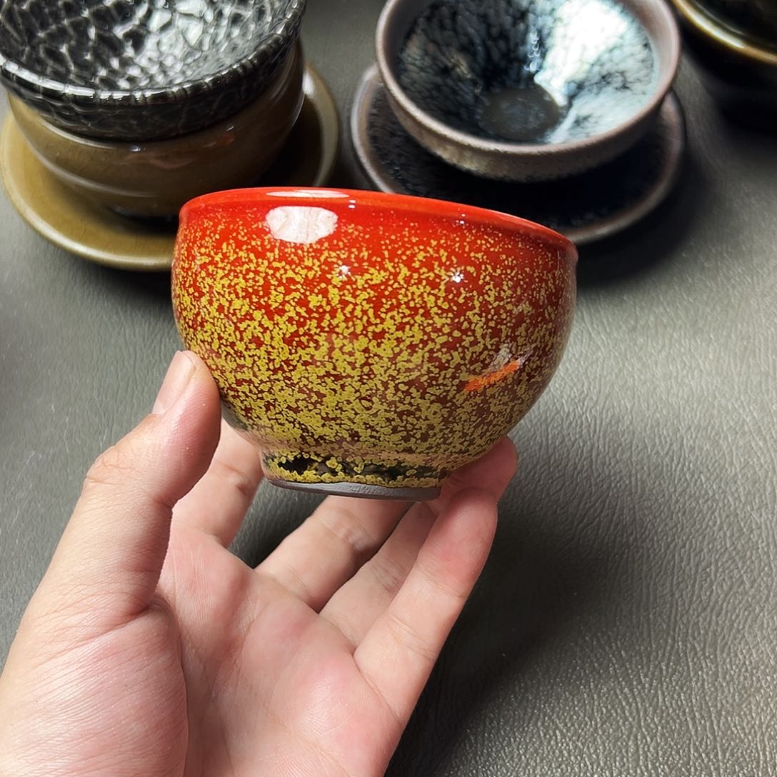 茶盏我想和她好好聊聊呢可是他