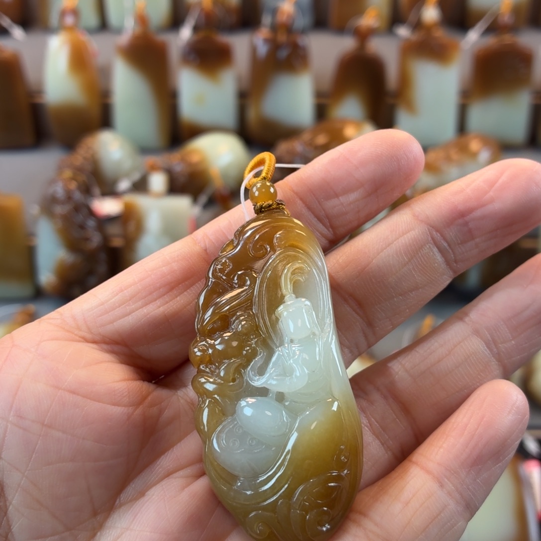 和田玉未镶嵌颈饰