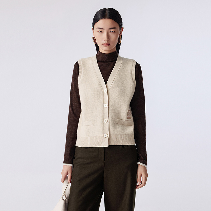 LANCY/朗姿2025冬季新款简约百搭V领纯色针织马甲女