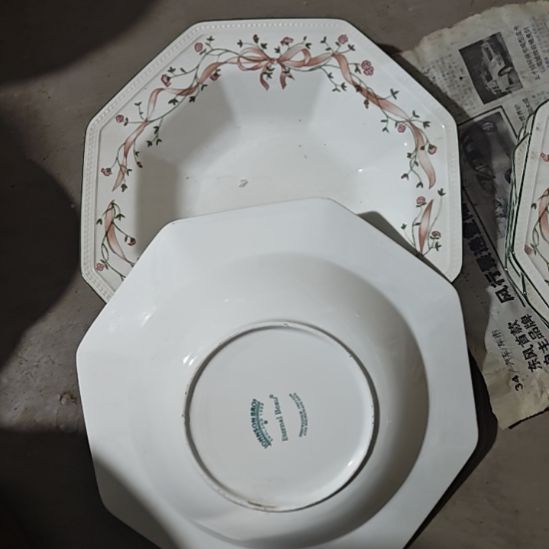 茶盏陶瓷盘子碗啥都有