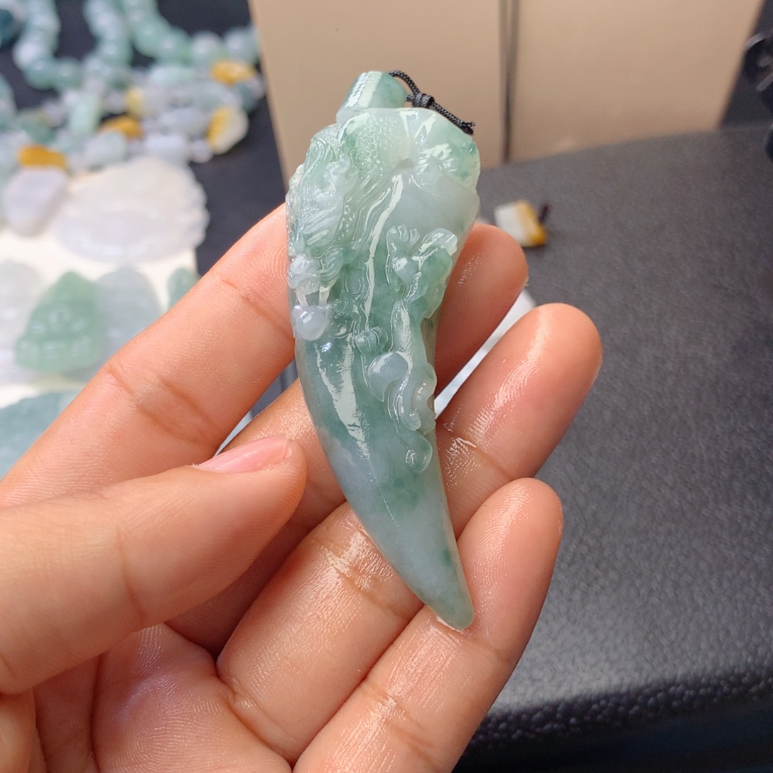 一***梦定制翡翠未镶嵌毛货