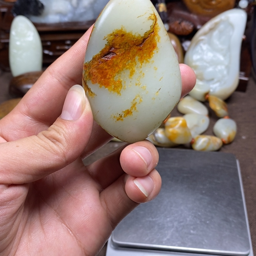 和田玉未镶嵌把件