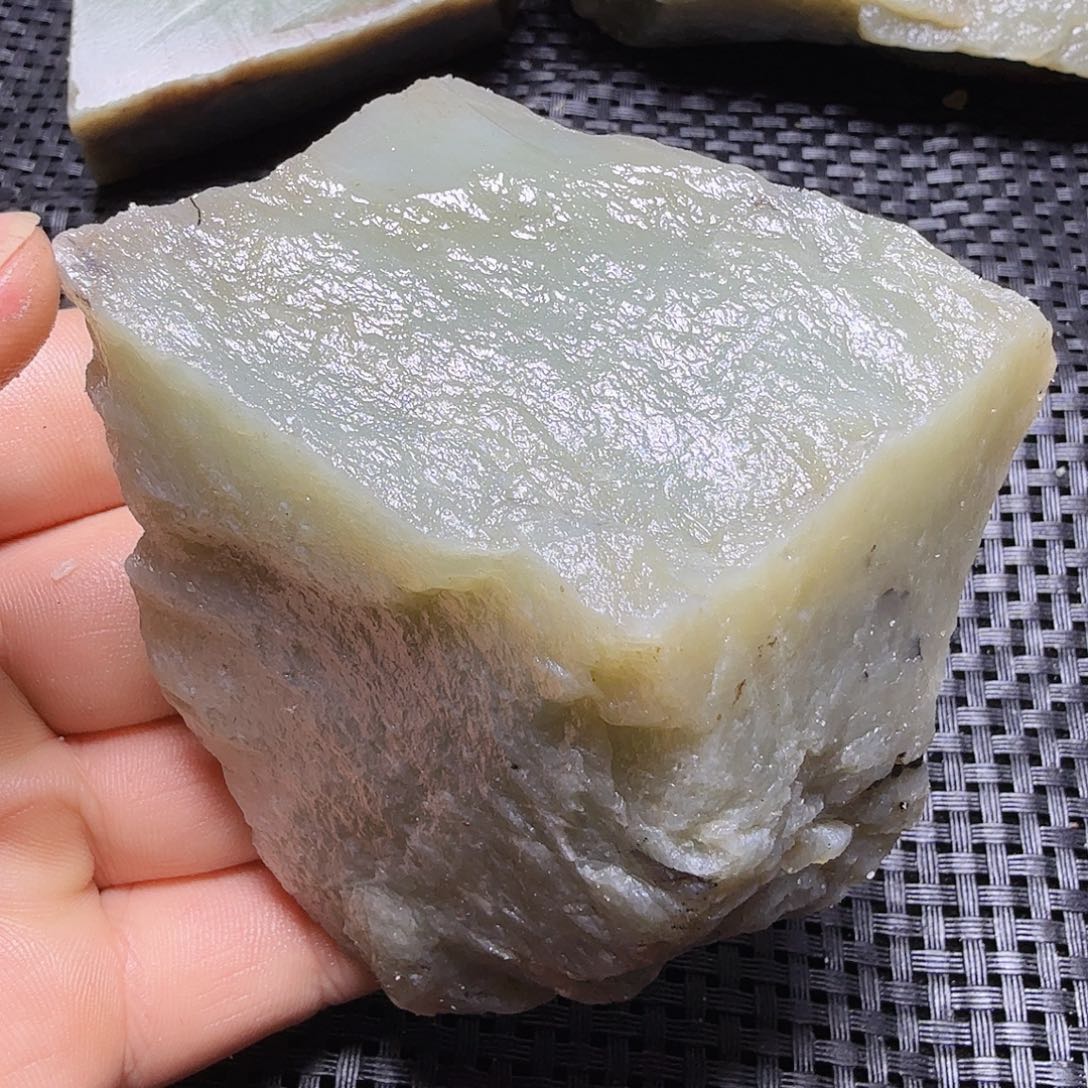 和田玉（糖玉）未镶嵌珠宝半成品