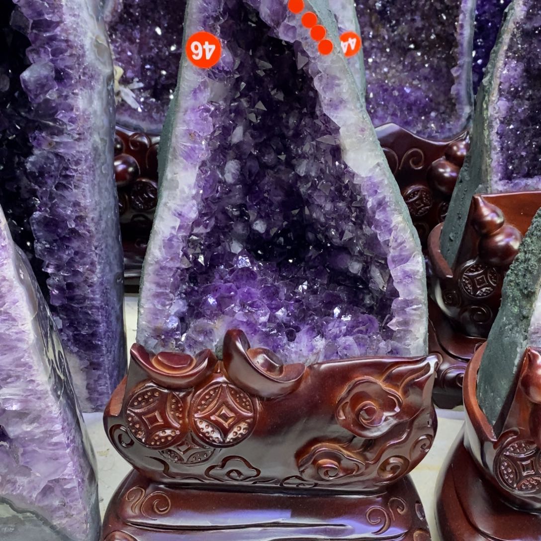 紫晶洞未镶嵌紫晶小潘