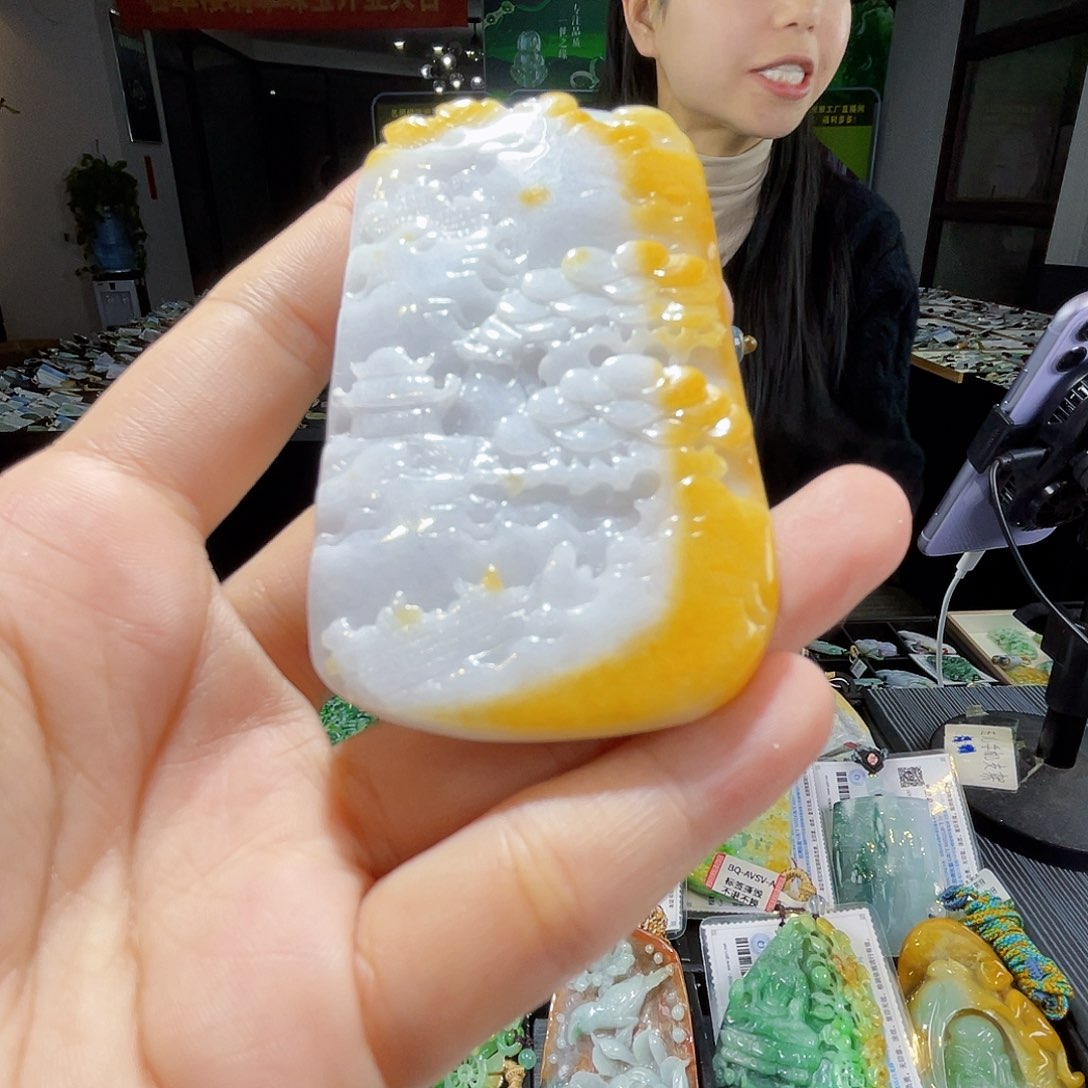 颈饰未镶嵌翡翠一