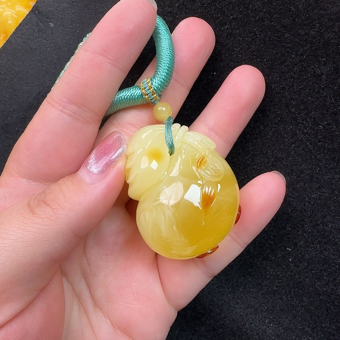 蜜蜡未镶嵌珠宝奇石